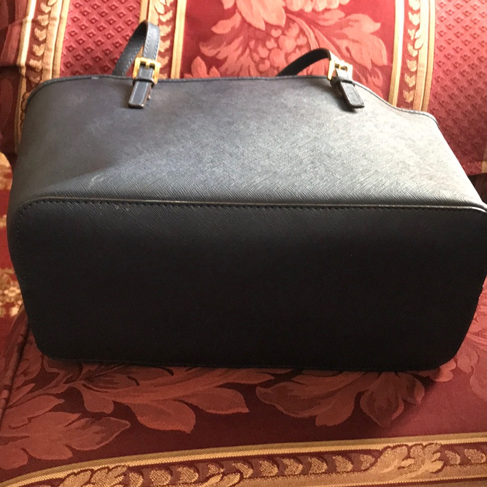 Michael Kors navy leather bag - Picture 3 of 8